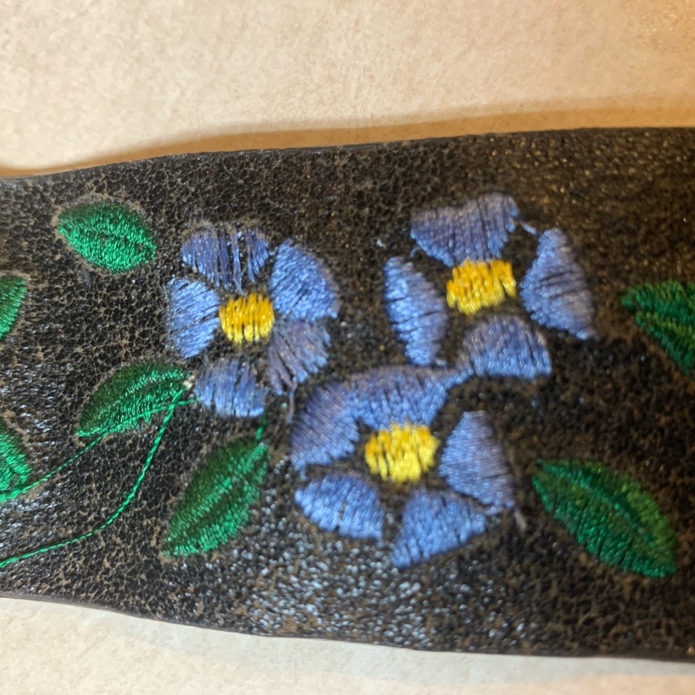 Vintage Embroidered Flowers Belt (Size 11-13 Long) 41” Long - Picture 4 of 7